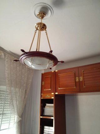Mueble de madera estilo marinero