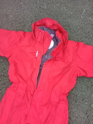 Mono de nieve Decathlon rojo talla 10 años