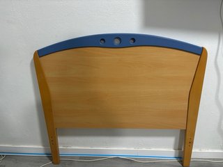 Armario juvenil madera y azul