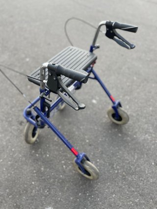 Andador Plegable con Frenos