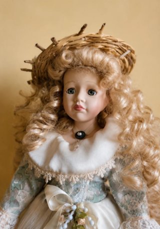 Boneca Porcelana Vintage Vestido Flores