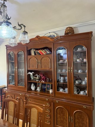 Mueble vitrina comedor madera y cristal