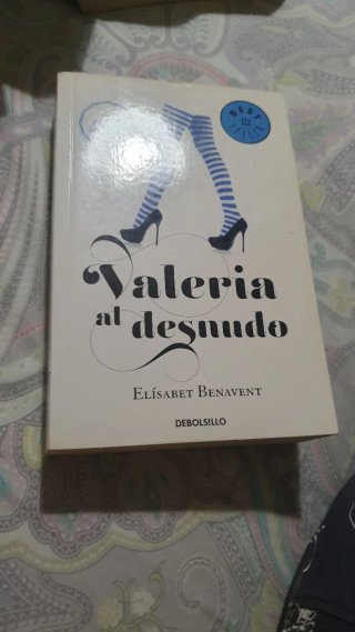 Valeria al desnudo / Valeria Naked