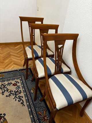 Mesa de comedor de cristal y madera