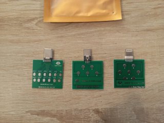 Adaptadores de prueba de carga USB-C y Lightning