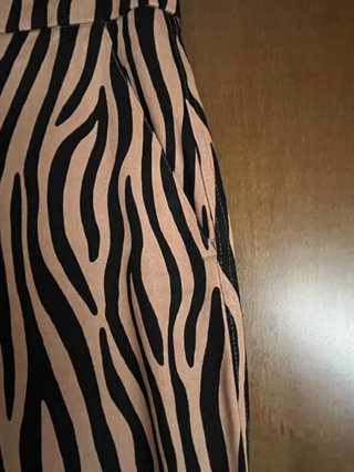 Pantalón largo estampado cebra