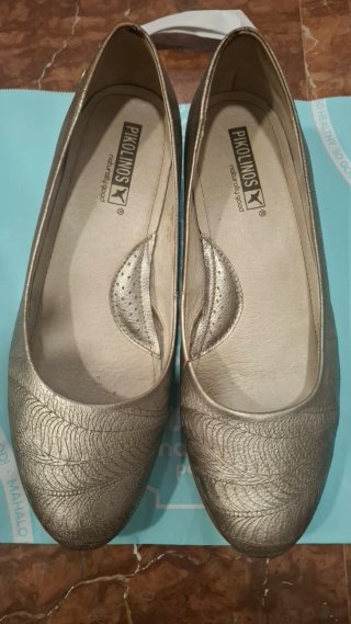 Zapatos Pikolinos dorados/plateados