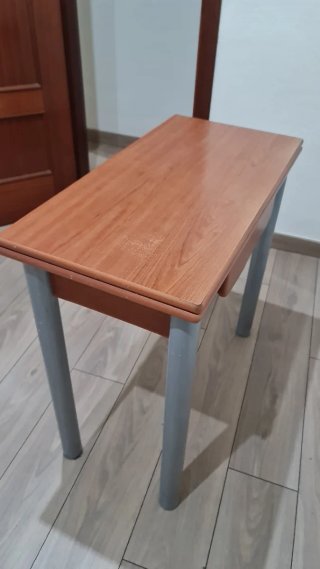 Mesa de cocina madera y metal