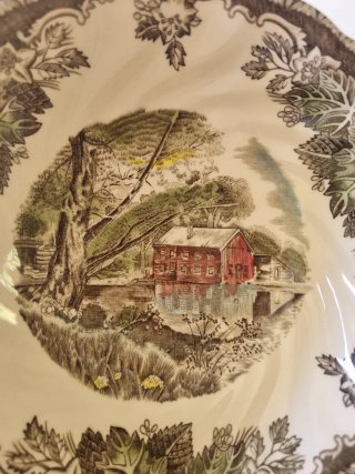 Plato porcelana Johnson Brothers Friendly Village