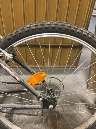 Bicicletta mountain bike nera