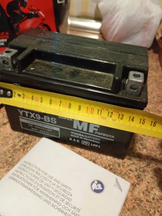 Batería Yuasa YTX9-BS 12V 8Ah