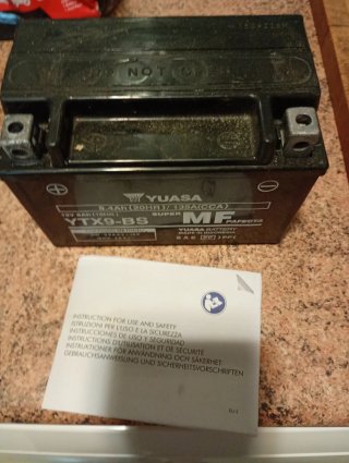 Batería Yuasa YTX9-BS 12V 8Ah