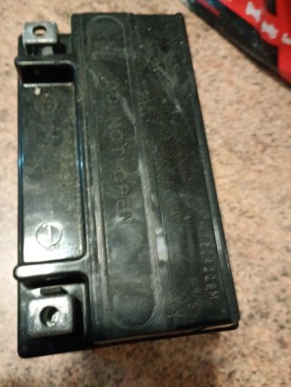 Batería Yuasa YTX9-BS 12V 8Ah