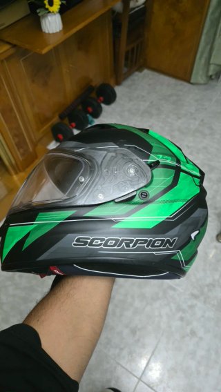 Casco Scorpion Talla M Negro y Verde