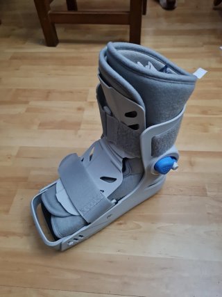 Bota Ortopédica con Bomba de Aire - Pie Derecho