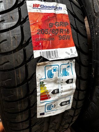 Neumático 205/60R16 96W BF Goodrich