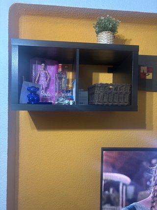 Estantería negra