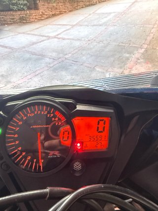 Suzuki GSXR 1000 K6 Deportiva Azul/Blanca
