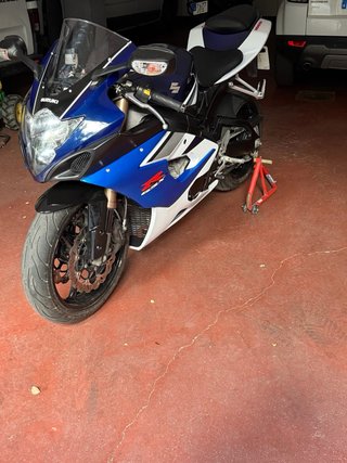 Suzuki GSXR 1000 K6 Deportiva Azul/Blanca