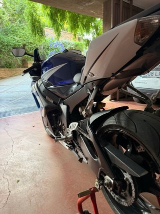 Suzuki GSXR 1000 K6 Deportiva Azul/Blanca