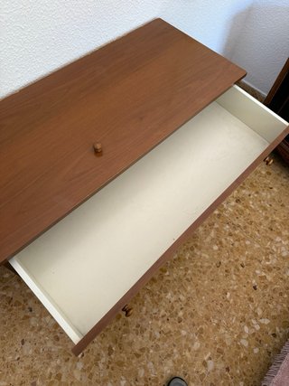 Cómoda de madera con 4 cajones