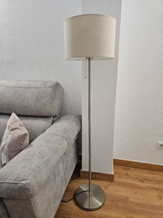 Lámpara de pie moderna