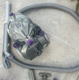 Aspiradora Dyson Gris y Morado