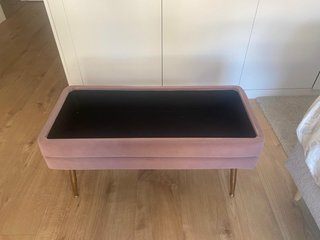 Banqueta tocador terciopelo rosa y patas doradas