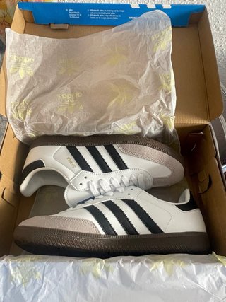 Adidas Bambas Blancas y Negras