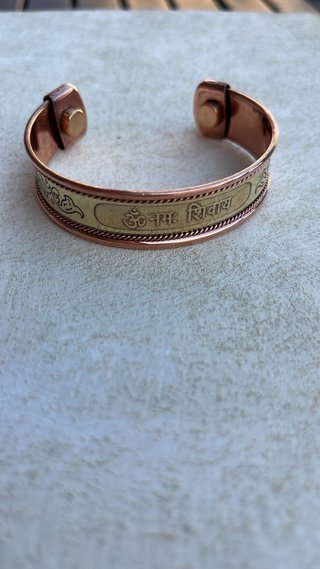Pulsera magnética de cobre con inscripciones