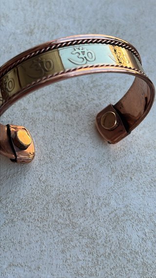 Pulsera magnética de cobre con inscripciones