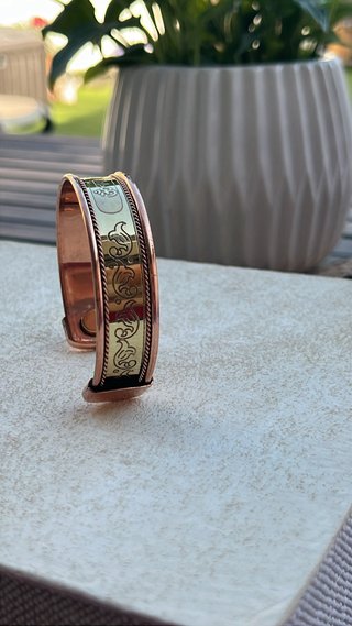 Pulsera magnética de cobre con inscripciones