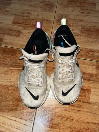 Zapatillas Nike Running Blancas y Negras