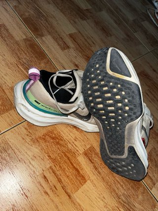 Zapatillas Nike Running Blancas y Negras