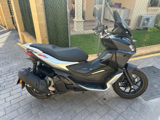 Aprilia SR GT 125 Negro/Plata