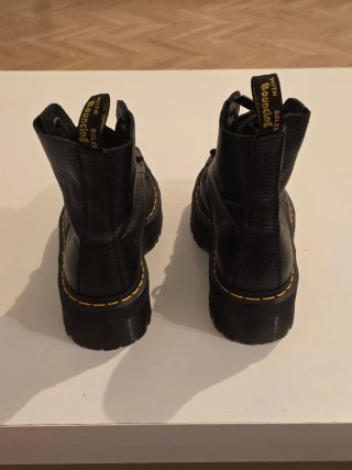 Stivali Sinclair Dr. Martens Pelle Nera con Piattaforma