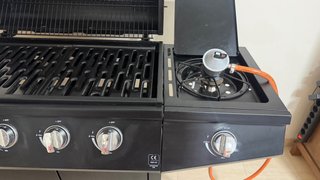Barbacoa de gas negra