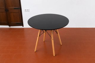 Mesa redonda negra patas madera