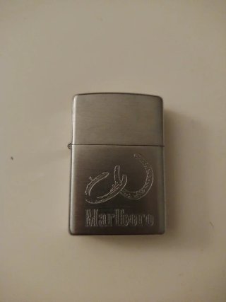 Encendedor Zippo Marlboro