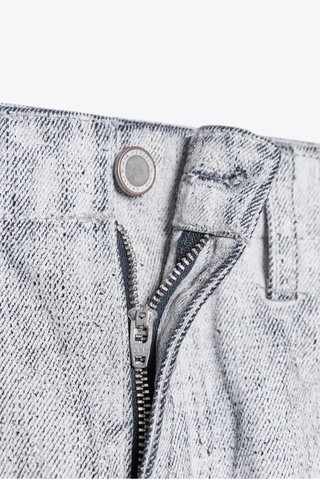 Pantalones vaqueros globo de Zara, Talla 38