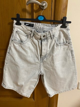 Pantalón Corto Baggy gris Talla M