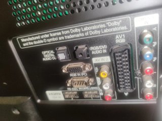 Televisor LG 32 pulgadas (mesa opcional)