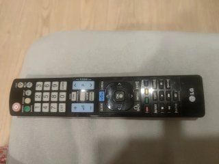 Televisor LG 32 pulgadas (mesa opcional)