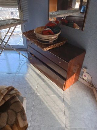 Mesa de comedor ovalada y 6 sillas
