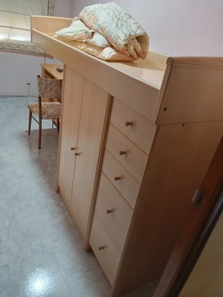 Mesa de comedor ovalada y 6 sillas