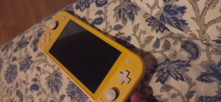 Nintendo Switch Lite Amarillo