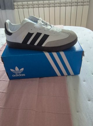 Adidas Samba Blancas y Negras Talla 36..