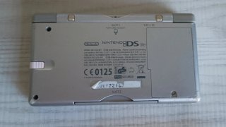 Nintendo DS lite + 3 Juegos Pokémon, Zelda y Mario