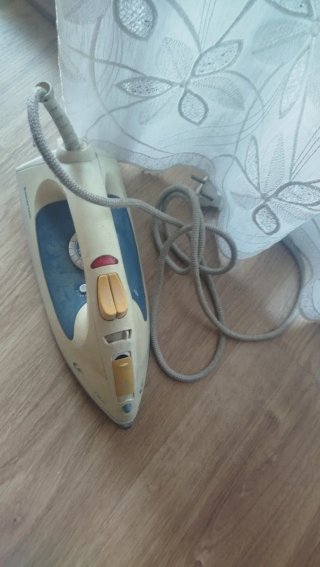 2 Planchas Taurus y Delonghi