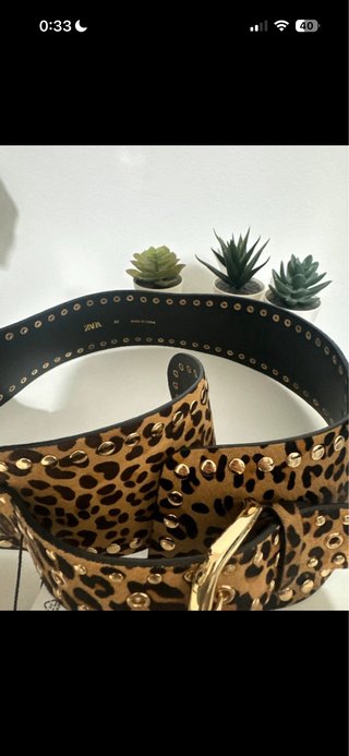 Cinturón Zara Leopardo Tachuelas Dorado